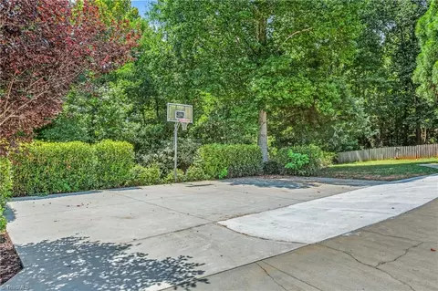 3547 Ascot Dr, Trinity, NC 27370 photo 4