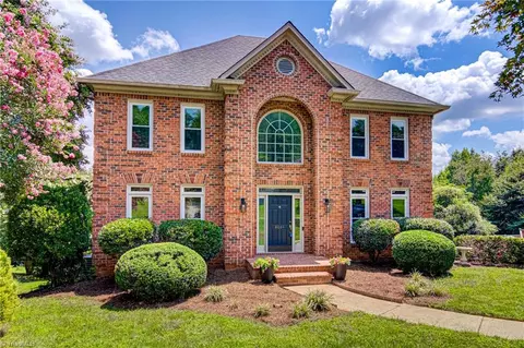8084 Glengarriff Rd, Clemmons, NC 27012