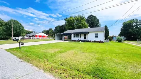 812 Graylyn Dr, High Point, NC 27263