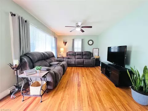 812 Graylyn Dr, High Point, NC 27263 photo 6