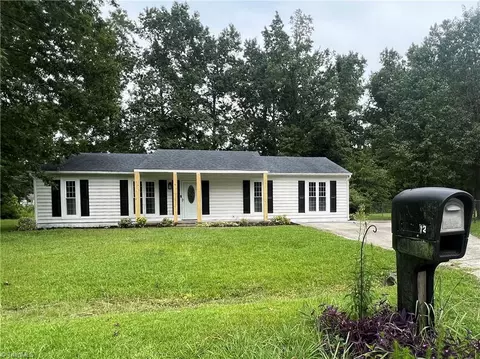 122 Mill Pond Rd, Jacksonville, NC 28546