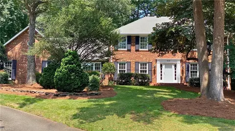 908 Shadowmere Ct, Winston Salem, NC 27104