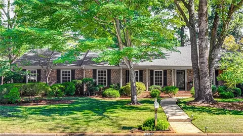 3726 Watauga Dr, Greensboro, NC 27410