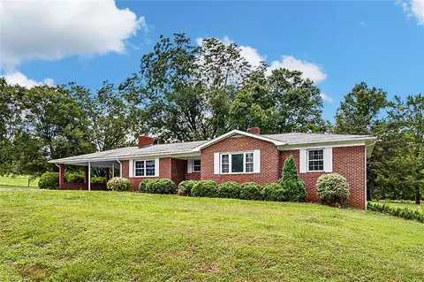 2542 Old Stagecoach Rd, Asheboro, NC 27205