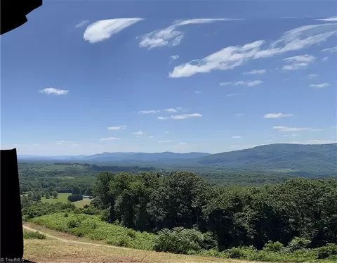 174 Willow Hill Rd, Ararat, VA 24053