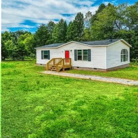 1099 Fulp Rd, Walnut Cove, NC 27052