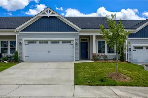 1404 Hunting Hawk Ln, Kernersville, NC 27284