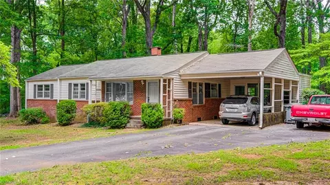 3671 Briarmeade Rd, Greensboro, NC 27405