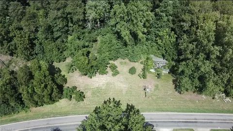 1077 Hillcroft Rd, Browns Summit, NC 27214
