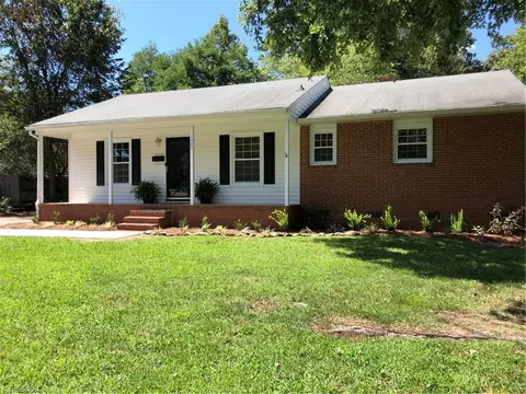 1505 Delk Dr, High Point, NC 27265