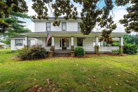 313 W Main St, East Bend, NC 27018