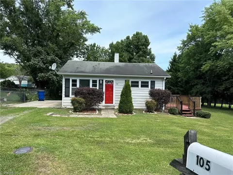 105 Jackson St, Mount Airy, NC 27030