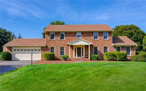 6909 Crandall Ct, Clemmons, NC 27012