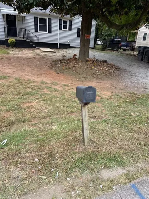 409 Friddle Dr, High Point, NC 27260