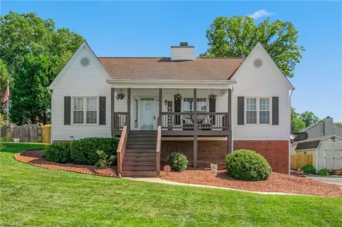 6721 Salem Quarter Rd, Belews Creek, NC 27009