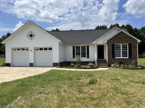 5033 Leigh Ln, Sophia, NC 27350
