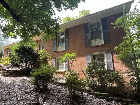1316 Hempshire Ct, High Point, NC 27262