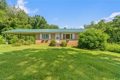 2075 W Clemmonsville Rd, Winston Salem, NC 27127