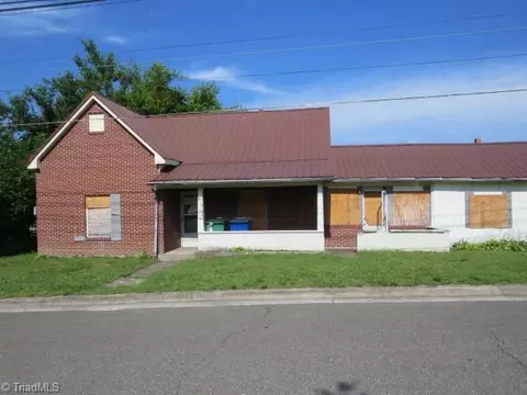 518 Junction St, Mount Airy, NC 27030