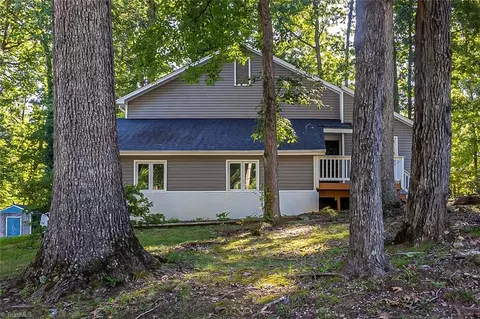 514 Dogwood Ct, High Point, NC 27260