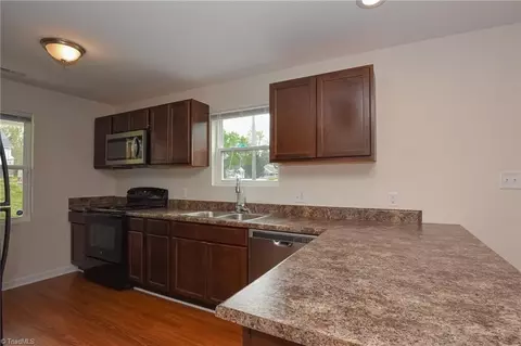 301 Oakview Rd, High Point, NC 27265 photo 8