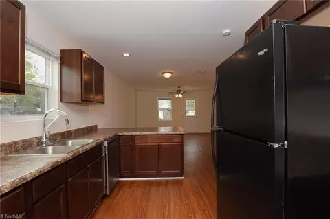301 Oakview Rd, High Point, NC 27265 photo 10
