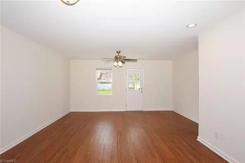 301 Oakview Rd, High Point, NC 27265 photo 4