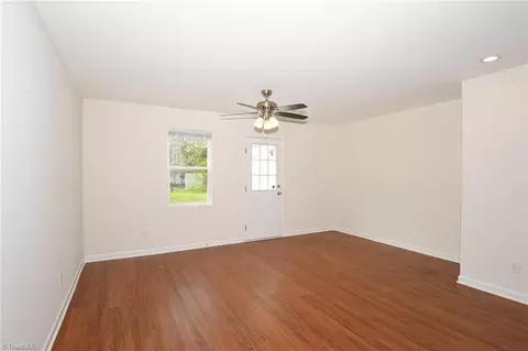 301 Oakview Rd, High Point, NC 27265 photo 5