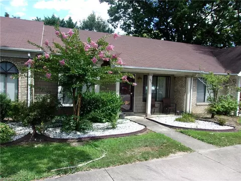 927 Belmont Dr, High Point, NC 27263