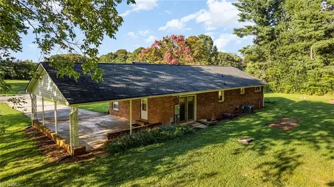 5031 Nc Highway 268, Dobson, NC 27017 photo 21