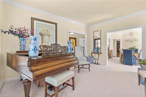 919 Flicker Ln, High Point, NC 27262 photo 6