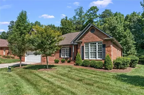 919 Flicker Ln, High Point, NC 27262 photo 1