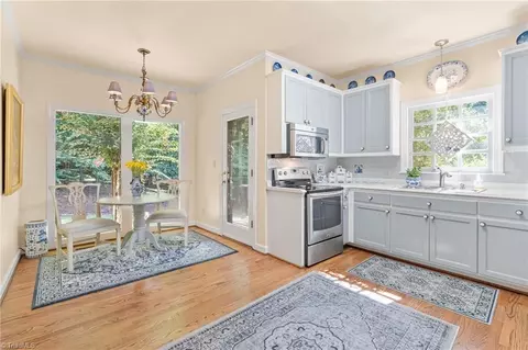 919 Flicker Ln, High Point, NC 27262 photo 8