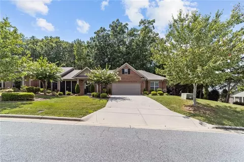 802 Jarman Dr, Jamestown, NC 27282
