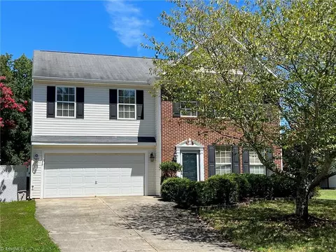 1135 Hampton Park Dr, High Point, NC 27265
