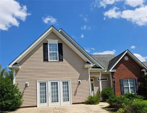 405 Paul Pope Rd, Thomasville, NC 27360