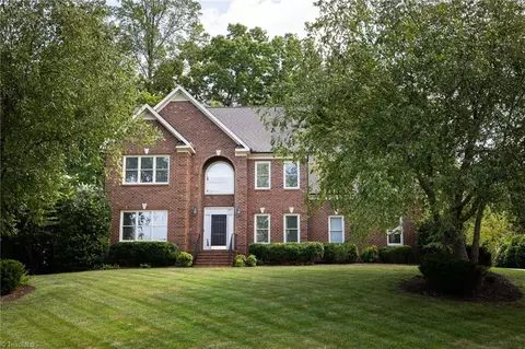 3004 Lodge Dr, Jamestown, NC 27282
