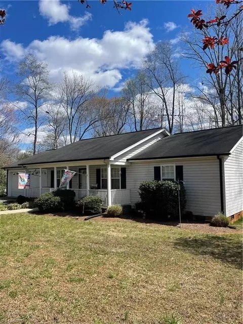 481 Sawyersville Rd, Asheboro, NC 27205