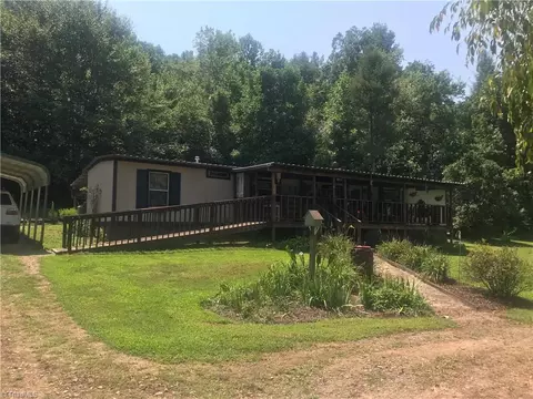 110 Warrior Ln, Boomer, NC 28606