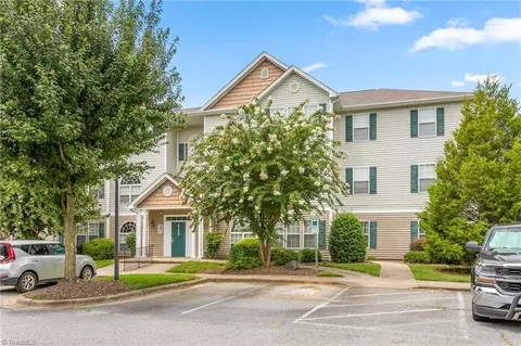6109 Hedgecock Cir #1D, High Point, NC 27265