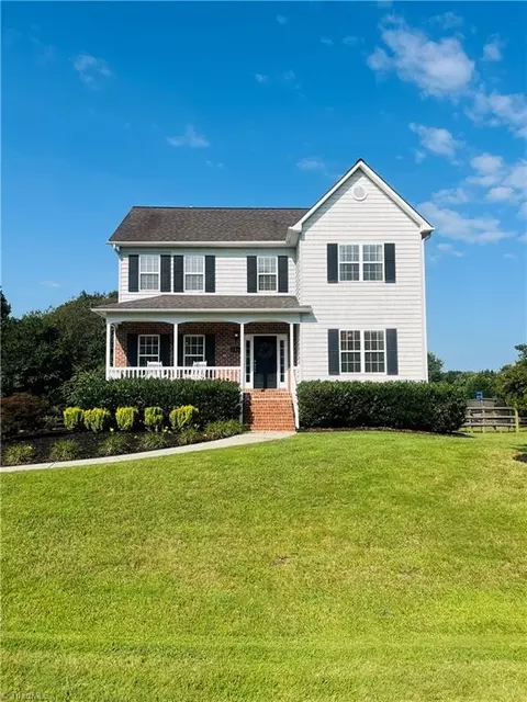 153 Longwood Dr, Advance, NC 27006