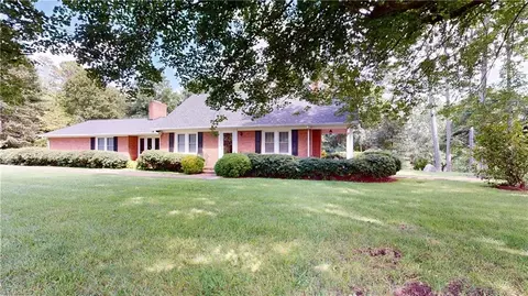 909 Rockford Rd, Dobson, NC 27017