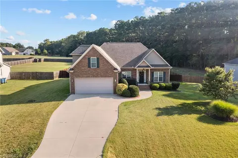 3005 Reese Pond Ct, Browns Summit, NC 27214