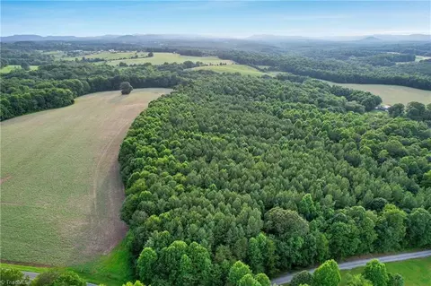 1062 Union Grove Rd, Union Grove, NC 28689