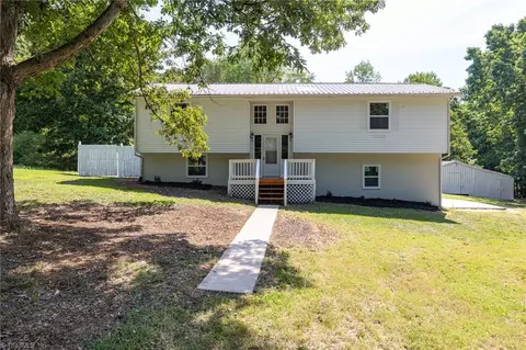 175 Meadow Ln, Lexington, NC 27295
