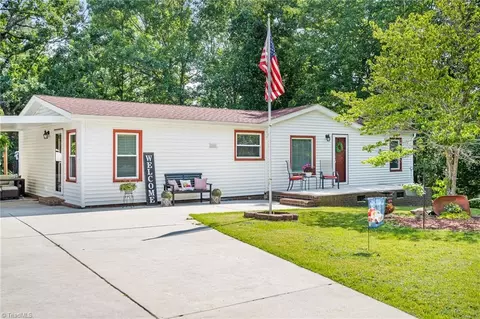 4947 Cashatt Rd, Trinity, NC 27370 photo 2