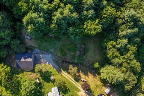 178 Simons Trout Rd, Sparta, NC 28675