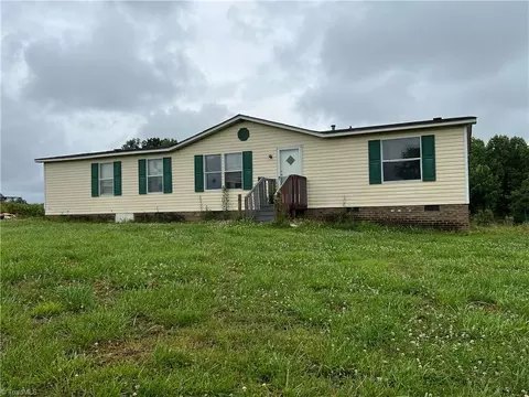 302 Tolbert Rd, Mount Airy, NC 27030