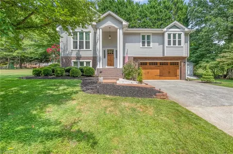 705 Old Barn Cir, Pilot Mountain, NC 27041