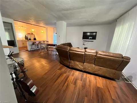 825 Fairview St, High Point, NC 27260 photo 7